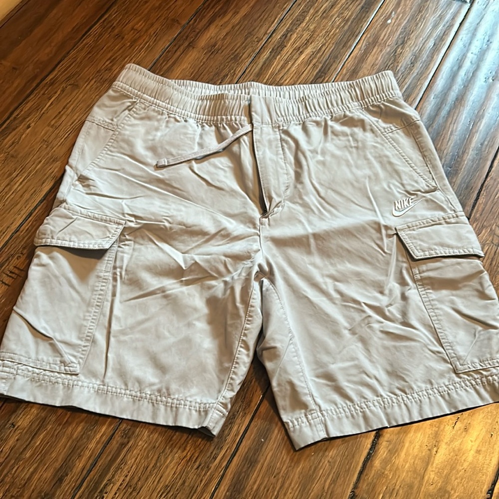 Men’s Nike gray chino size L